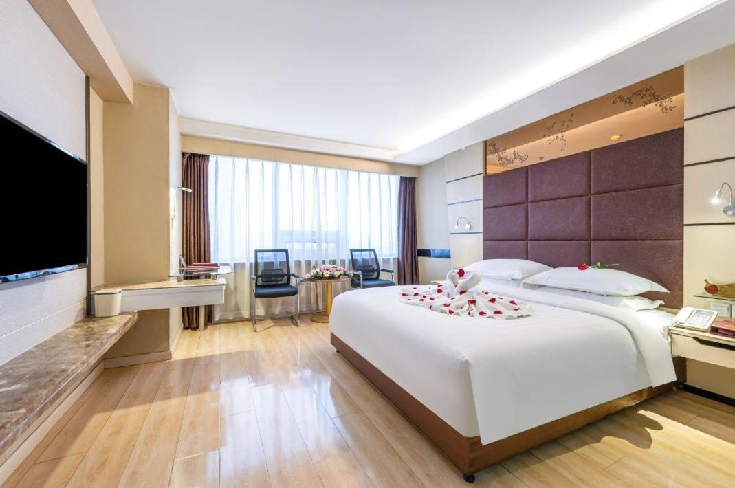 Jinan Yuquan Simpson Hotel Exterior foto