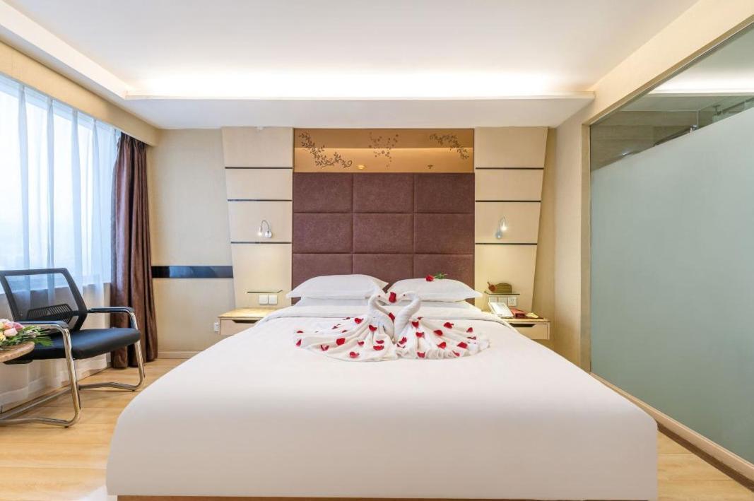 Jinan Yuquan Simpson Hotel Exterior foto