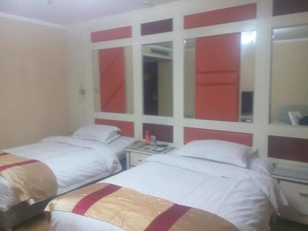 Jinan Yuquan Simpson Hotel Exterior foto